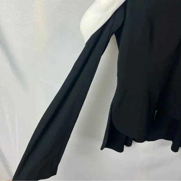 BCBGMaxAzria Black & White Cold Shoulder Peplum Long Sleeve Blouse XS - Picture 5 of 5